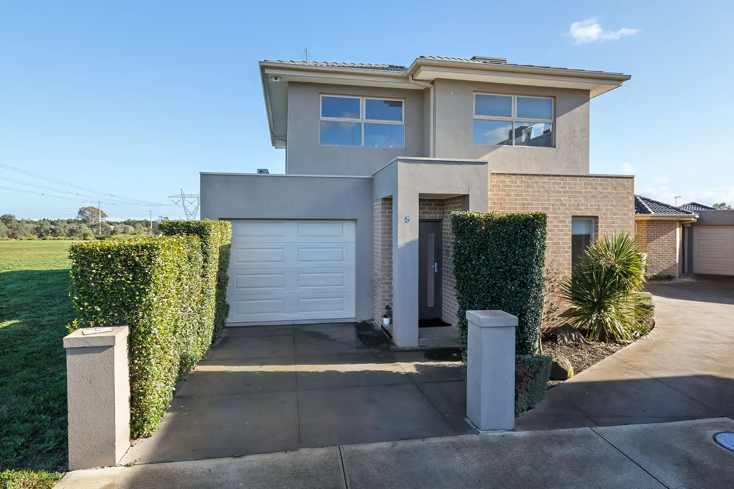 Main view of Homely townhouse listing, 5 Garth Place, Epping VIC 3076