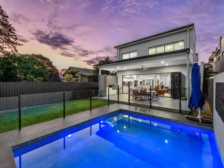 17 Melbourne Avenue, Camp Hill QLD 4152