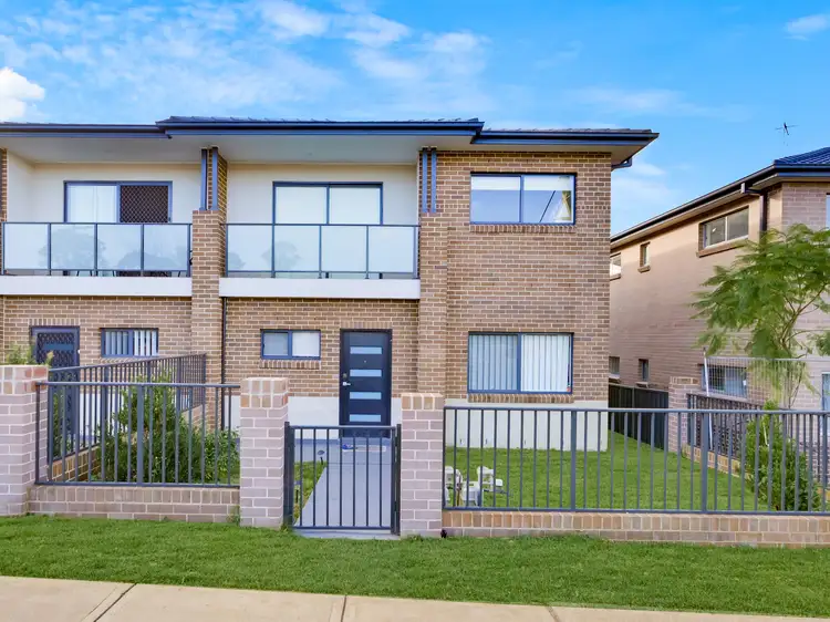 Main view of Homely unit listing, 1/26-28 Third Avenue, Macquarie Fields NSW 2564