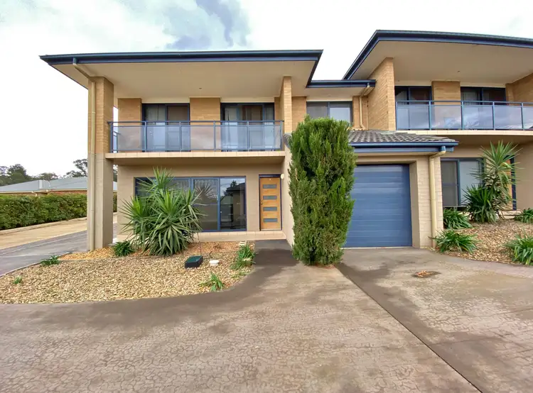 1/157 William Street, Young NSW 2594