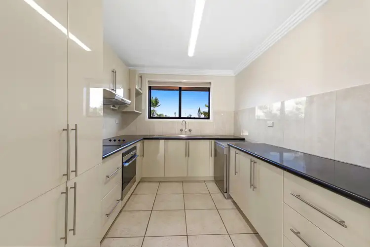 14 Christina Court, Mermaid Waters QLD 4218