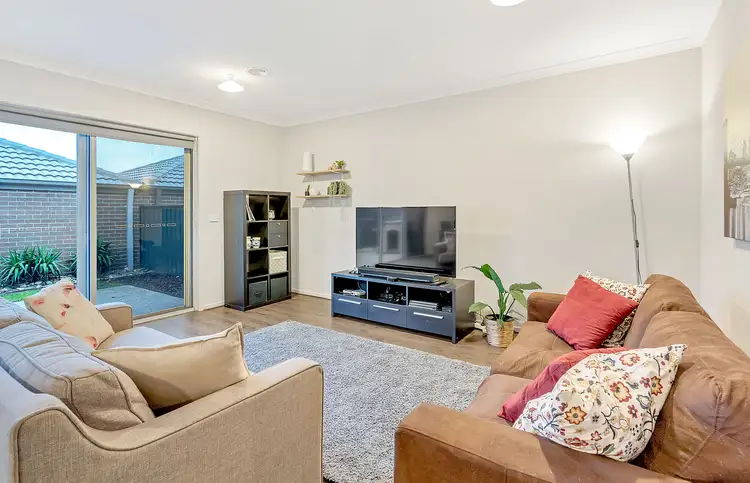 Fifth view of Homely house listing, 289 Brookfield Boulevard, Craigieburn VIC 3064