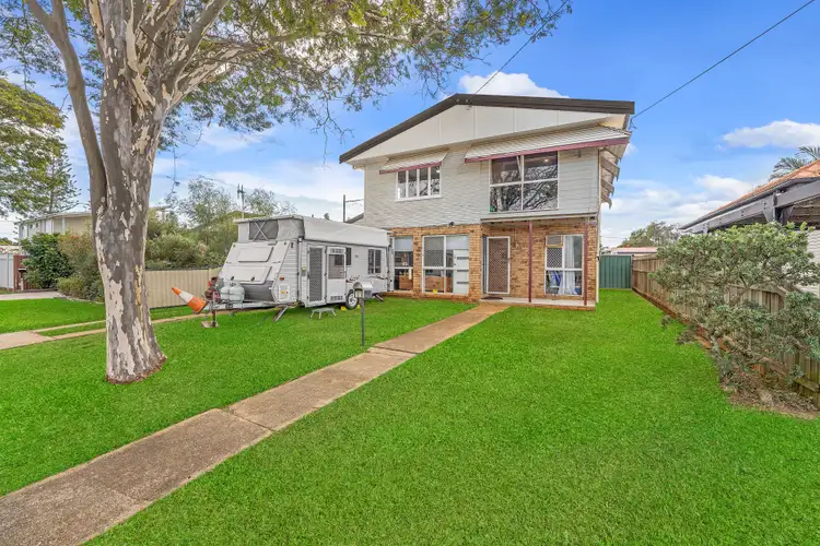 11 Clifford Street, Woody Point QLD 4019