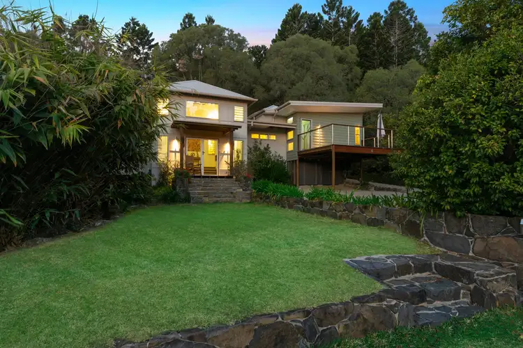 8 Booneen Burrow, Currumbin Valley QLD 4223