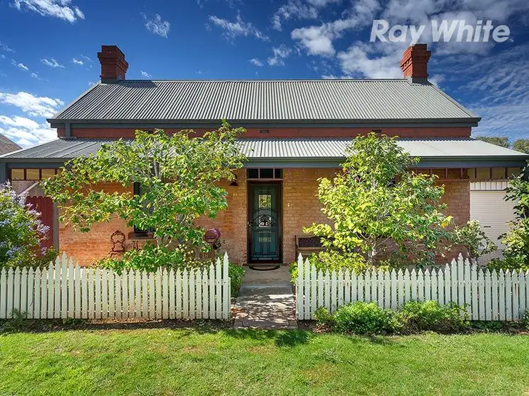 18 Alfred Street, Corowa NSW 2646