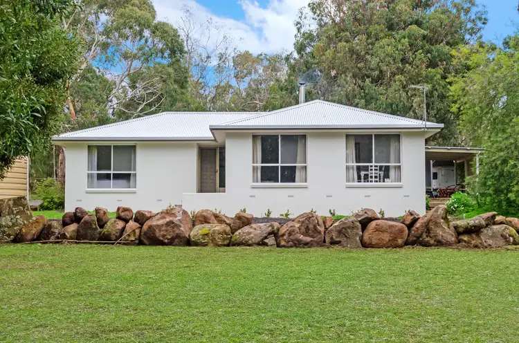 29 Robertsons Road, Bolwarra VIC 3305