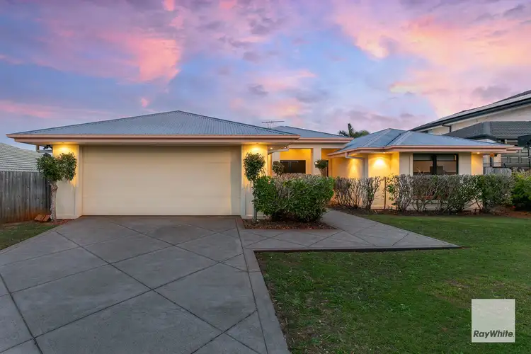 1 Daydream Street, Redland Bay QLD 4165