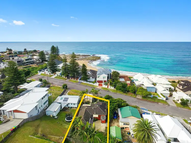 11 Werrina Parade, Blue Bay NSW 2261