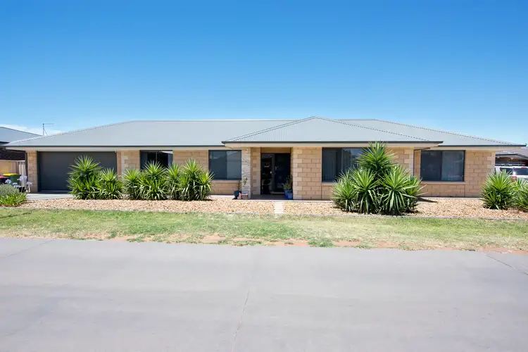 10 Merit Crescent, Swan Hill VIC 3585