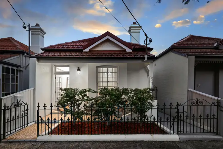 33 Clarendon Road, Stanmore NSW 2048