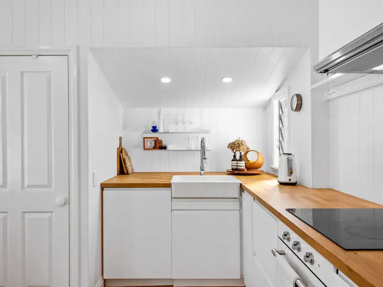 Sixth view of Homely house listing, 8 Quinton Street, Kangaroo Point QLD 4169