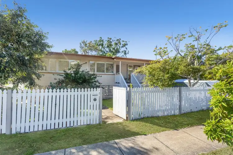 11 Aldren Street, Stafford Heights QLD 4053