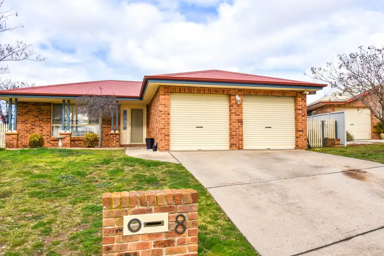 8 Ullathorne Close, Windradyne NSW 2795