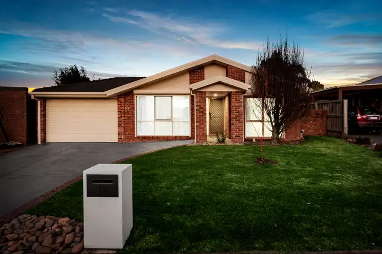 10 Rayner Close, Rowville VIC 3178