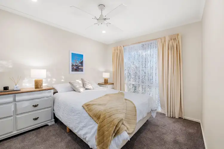 Fifth view of Homely house listing, 10 Rayner Close, Rowville VIC 3178