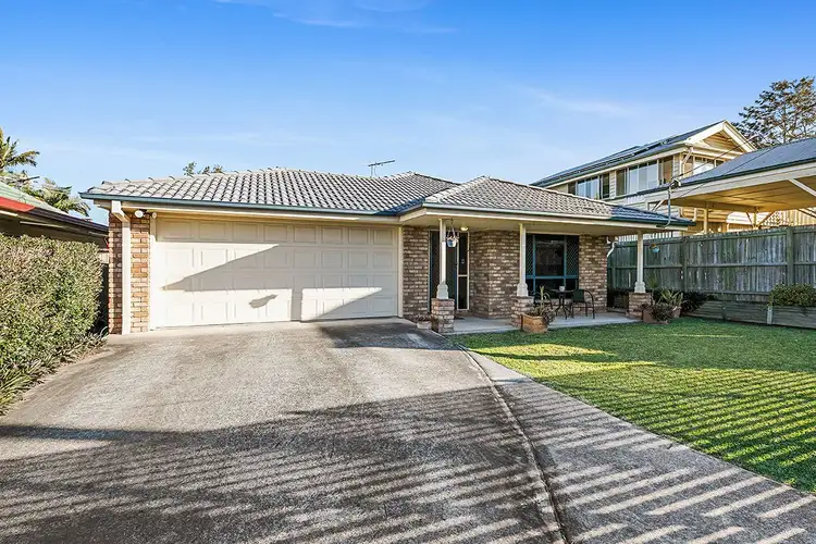 271 Cliveden Avenue, Oxley QLD 4075