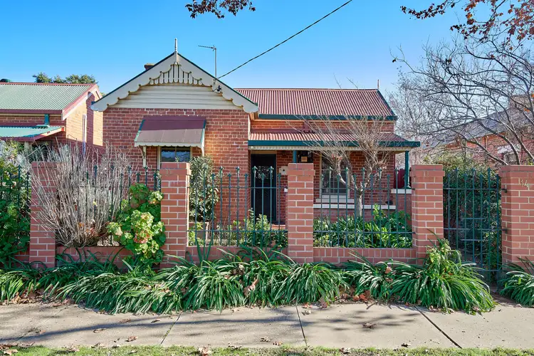 14 McKinnon Street, Wagga Wagga NSW 2650