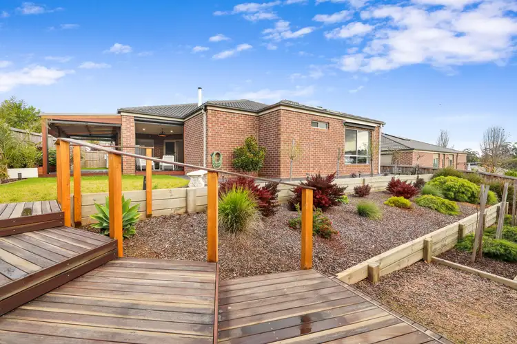 71 Empire Avenue, Drouin VIC 3818
