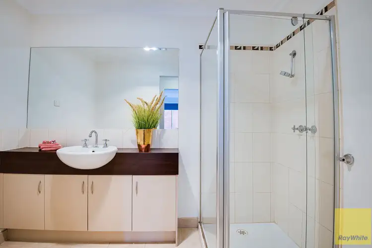 Fifth view of Homely house listing, 2/10 Craig Close, Truganina VIC 3029