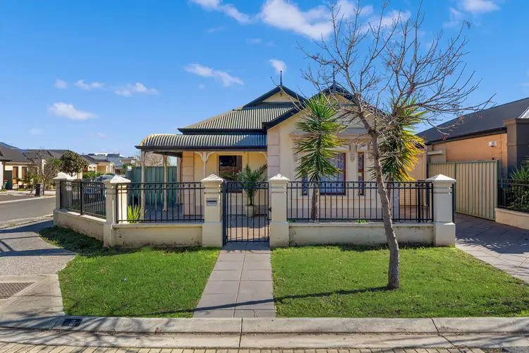 2 Maquarie Street, Mawson Lakes SA 5095