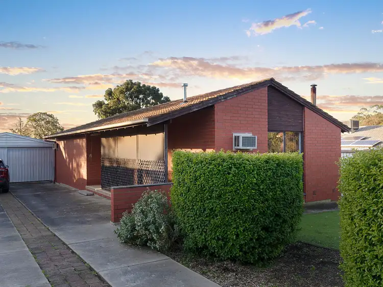 11 Diana Crescent, Morphett Vale SA 5162