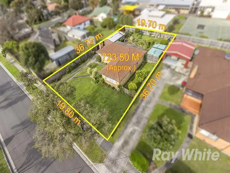 1 White Road, Wantirna South VIC 3152