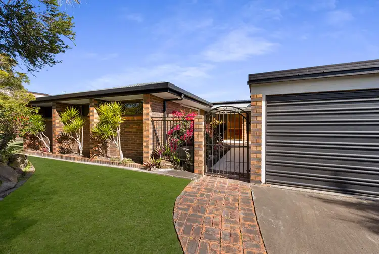 9 Ambrosius Street, Carindale QLD 4152