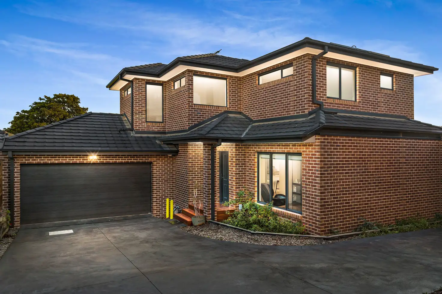 Main view of Homely townhouse listing, 2/5 Stapley Crescent, Chadstone VIC 3148