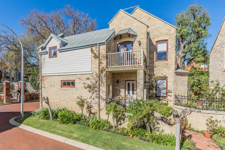 4 Aldgate Place, East Fremantle WA 6158