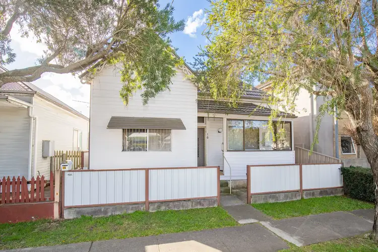 16 Buchanan Street, Hamilton NSW 2303