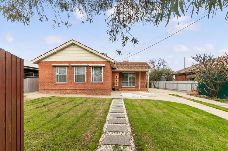 9 Selkirk Avenue, Clearview SA 5085