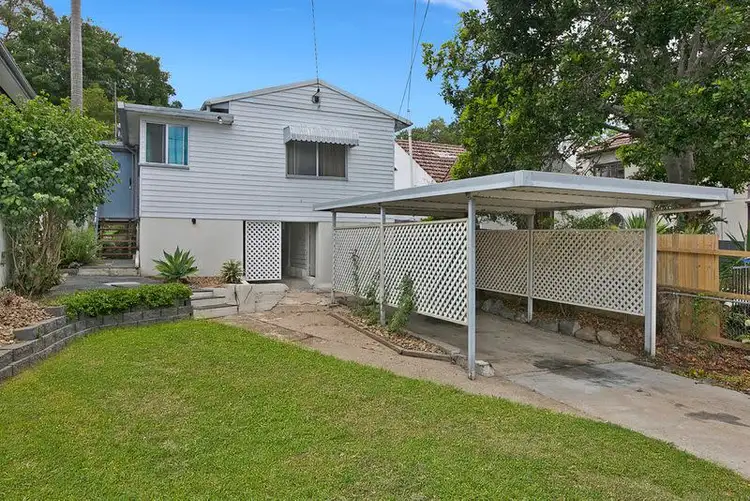 28 First Street, Camp Hill QLD 4152