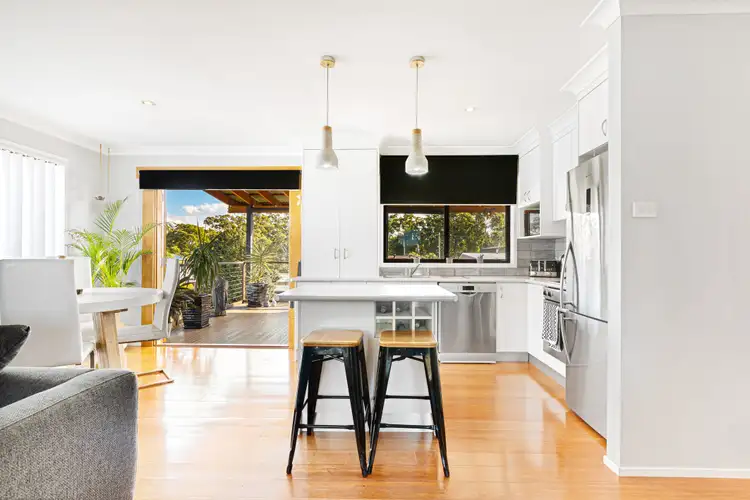 16 Adeline Avenue, Lake Munmorah NSW 2259