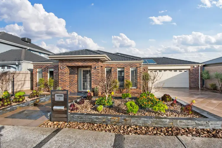 8 Bondi Lane, Taylors Hill VIC 3037