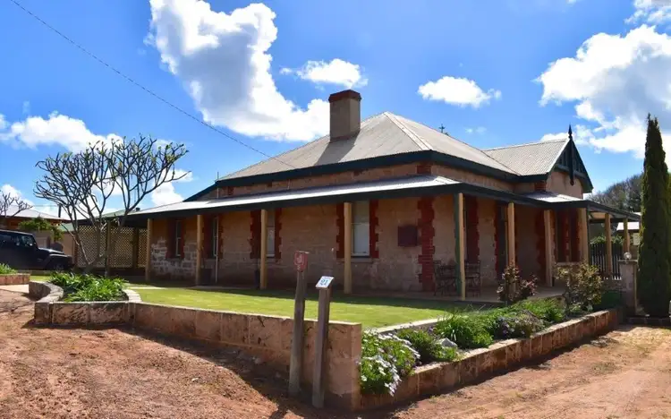 4 Lecaille Street, Dongara WA 6525
