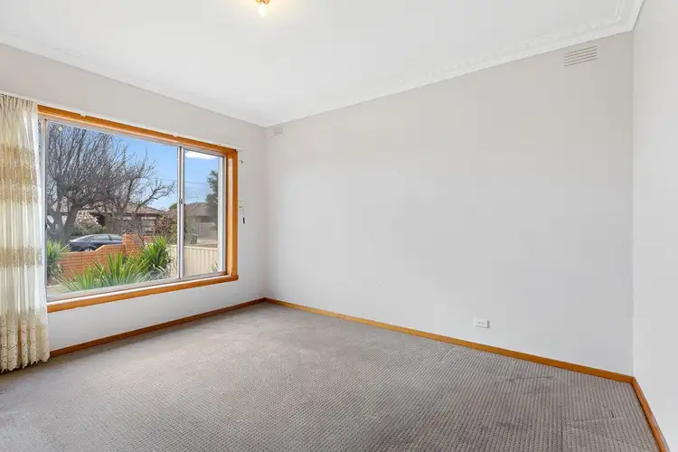 Fifth view of Homely house listing, 21 Elizabeth Drive, Lalor VIC 3075