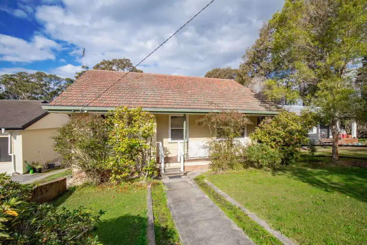 27 Lookout Road, New Lambton Heights NSW 2305