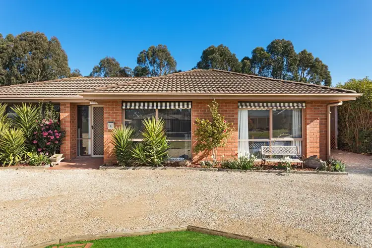 6 Acacia Court, Romsey VIC 3434