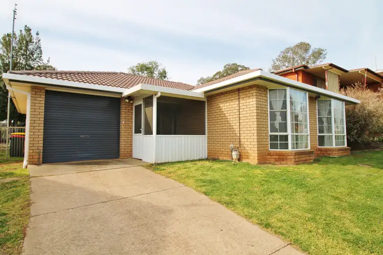 13 Barwang Street, Young NSW 2594