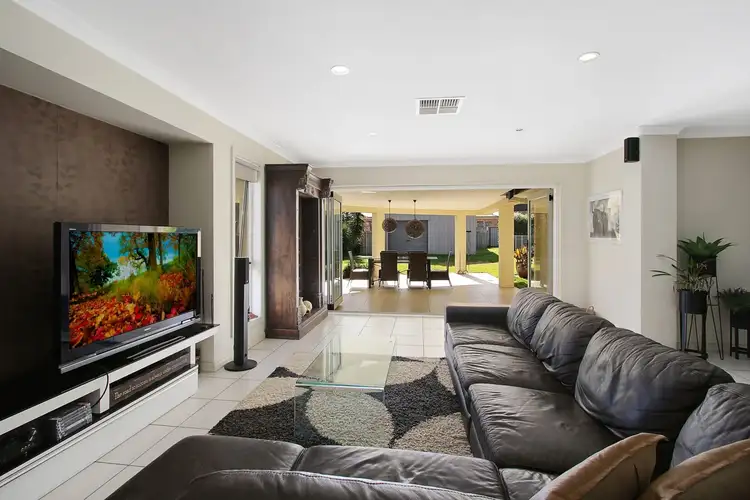 Seventh view of Homely house listing, 17 Amalfi Drive, Lavington NSW 2641
