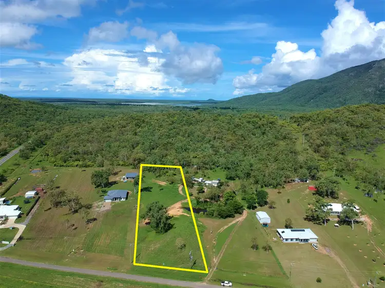 4 (1F) Tindall Court, Alligator Creek QLD 4816