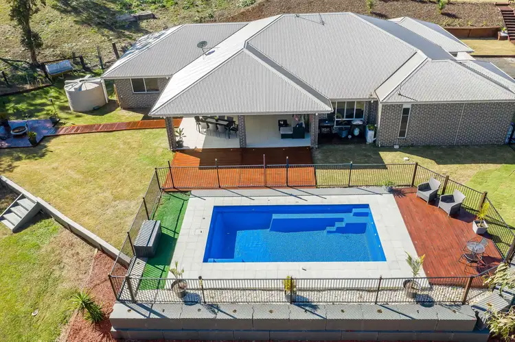 5 Greenleaf Terrace, Hodgson Vale QLD 4352