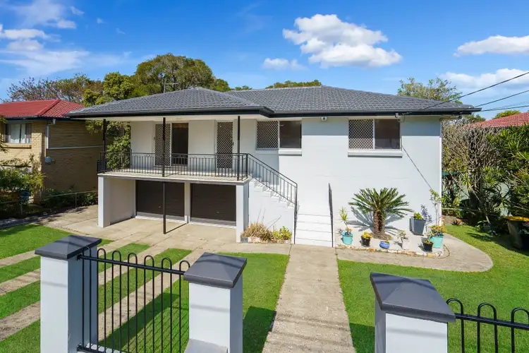 22 Menkira Street, Mansfield QLD 4122