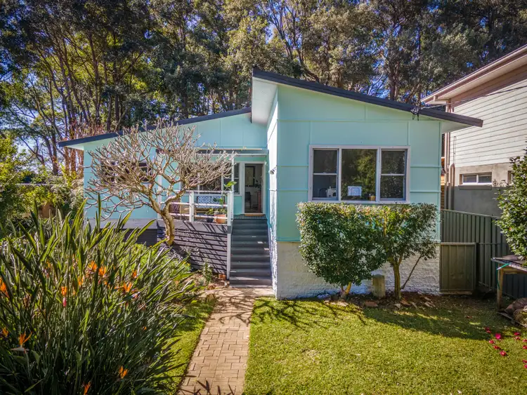 12 Maitland Bay Drive, Killcare Heights NSW 2257