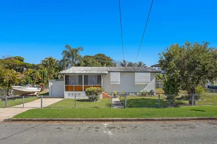 9 Hawthorne Street, Woody Point QLD 4019