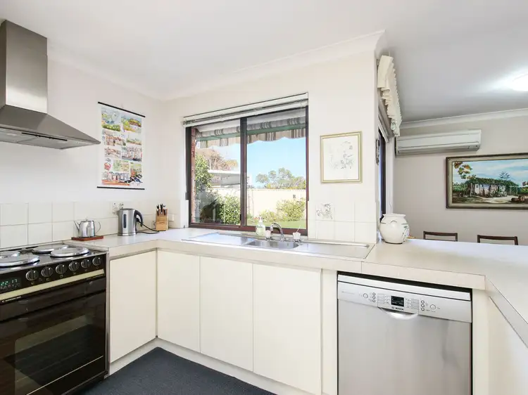 Second view of Homely house listing, 29 Stonecreek Close, Thornlie WA 6108