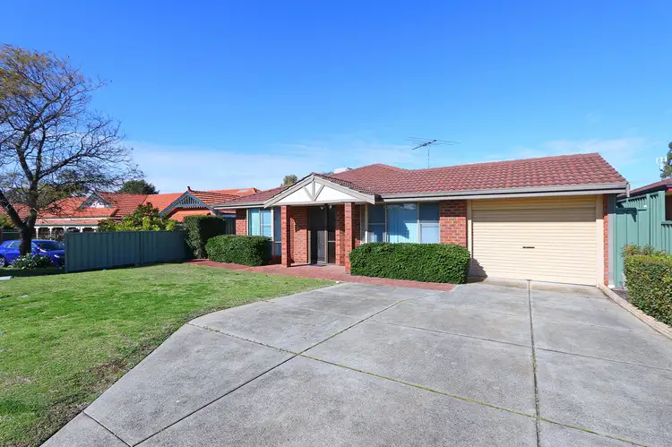 2/5b Lyneham Place, Bassendean WA 6054