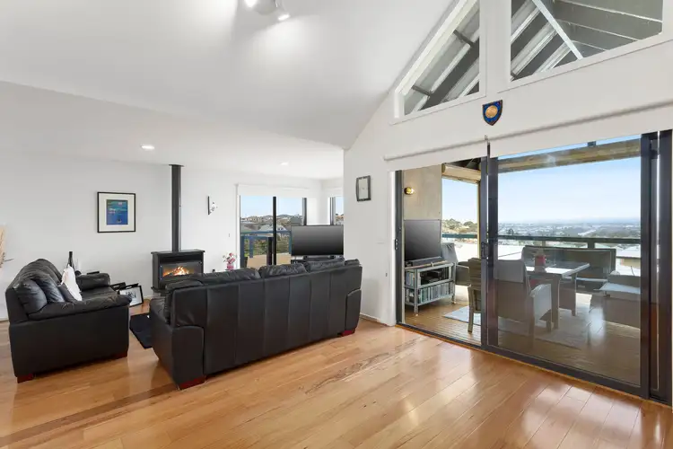 Third view of Homely house listing, 5 Bayview Court, Highton VIC 3216