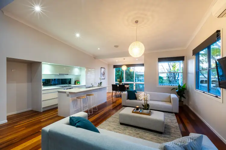 21 Lance Street, Sherwood QLD 4075