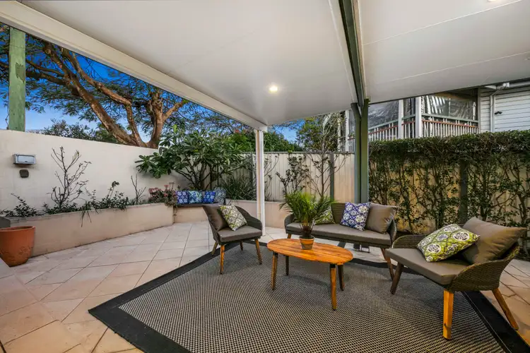5 Tees Street, Yeerongpilly QLD 4105